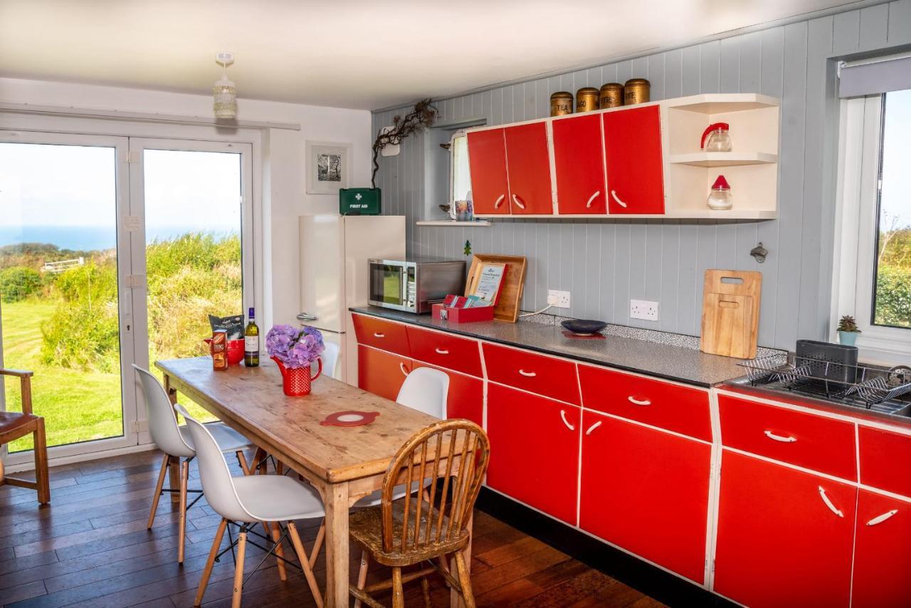 Finest Retreats - Western Watch - Sea Views, Pets Accepted, Sleeps 6 Lower Boscaswell Екстериор снимка