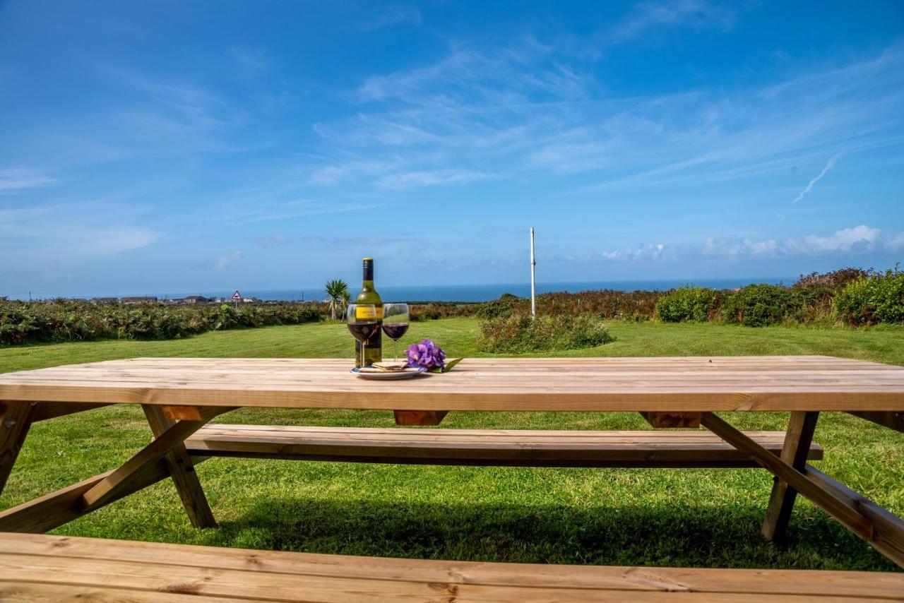 Finest Retreats - Western Watch - Sea Views, Pets Accepted, Sleeps 6 Lower Boscaswell Екстериор снимка